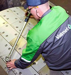 Attaching the grinding segments after a surface change