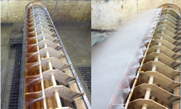 Old shower in operation (left) and SealFlo in operation (right), both running at 1.5 bar (22 psi).