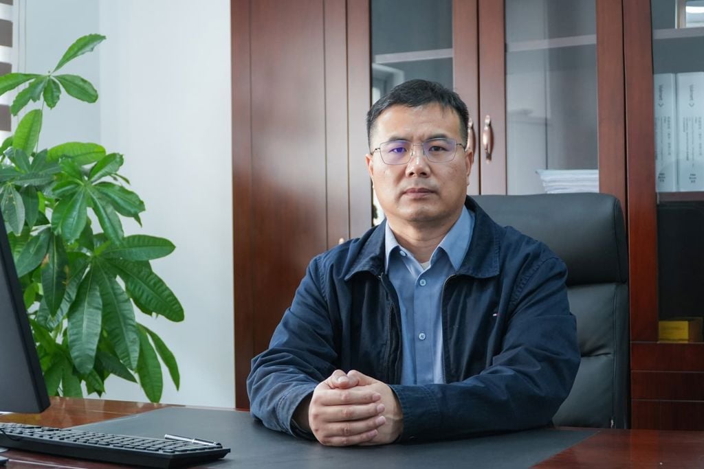 Huang Ju_Executive Vice President_Liansheng Pulp and Paper_low res