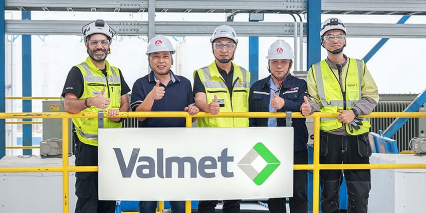 Members of the Huatai and Valmet project teams