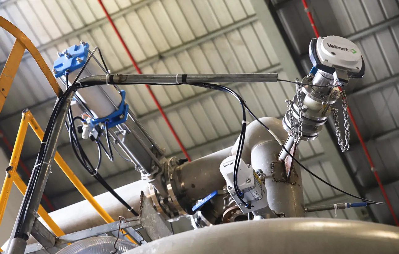 Valmet Consistency Sampler and Valmet Cormec5 X at Xuan Mai Paper.