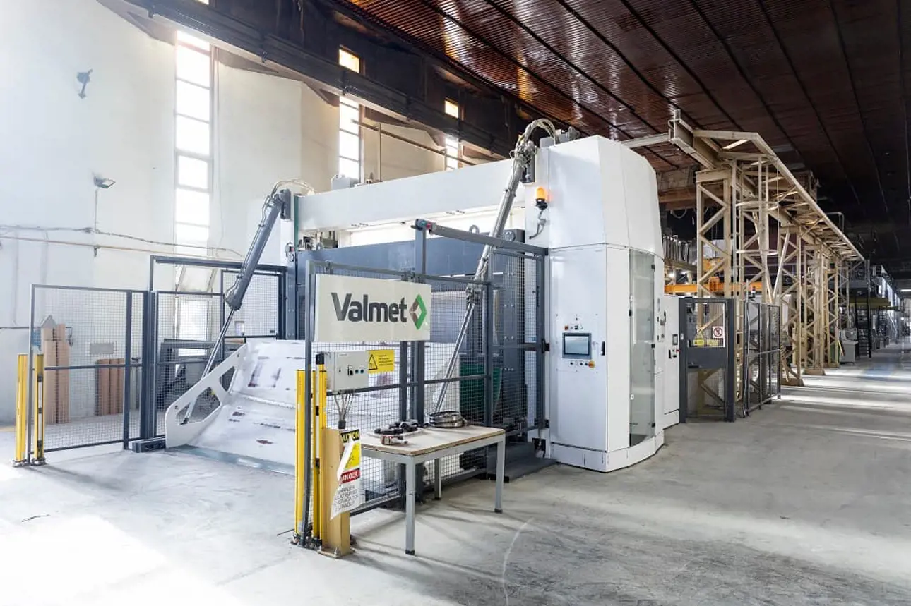 Umka Board Mill's board machine from the dry end