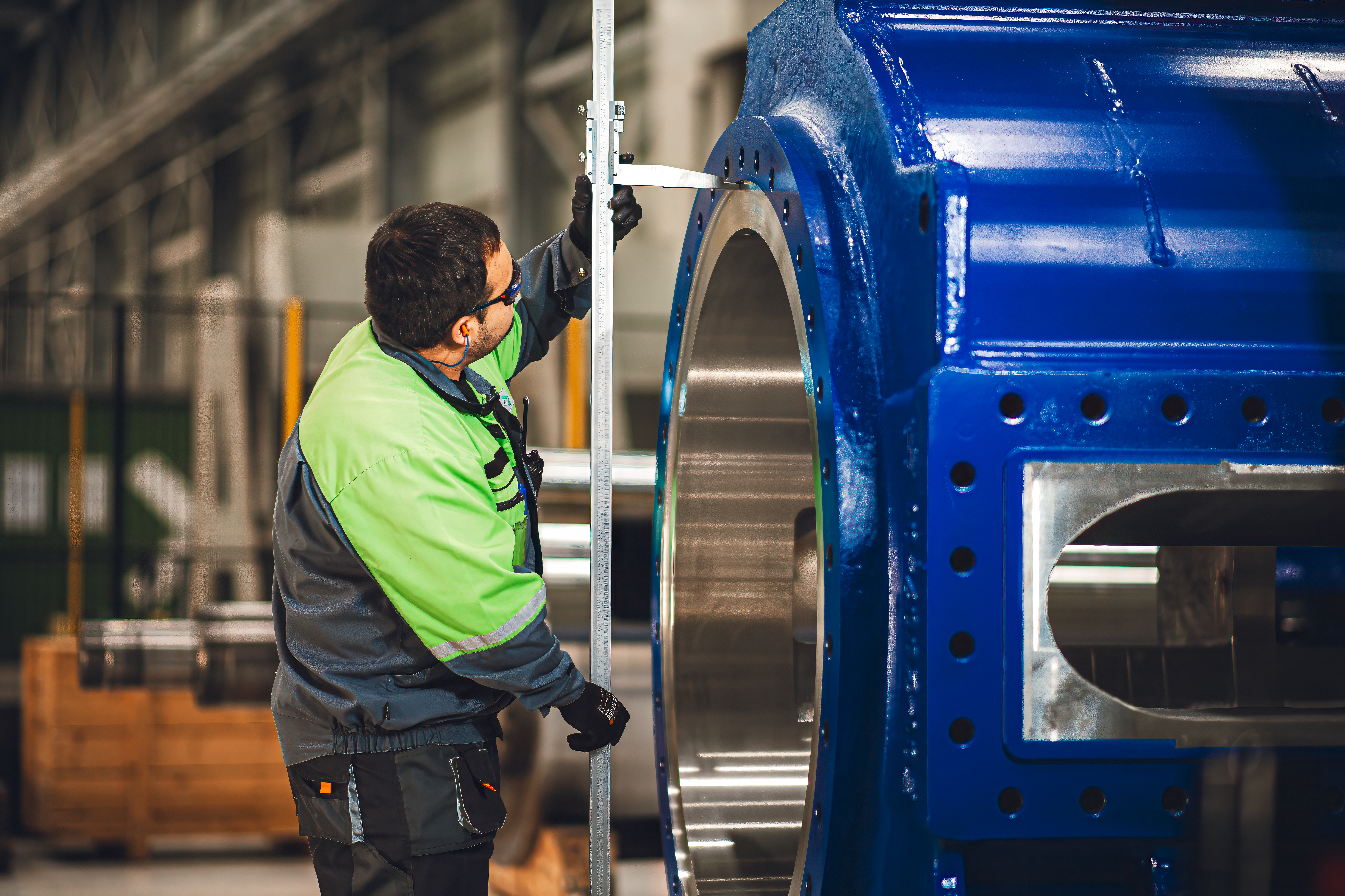 Man measuring equipment