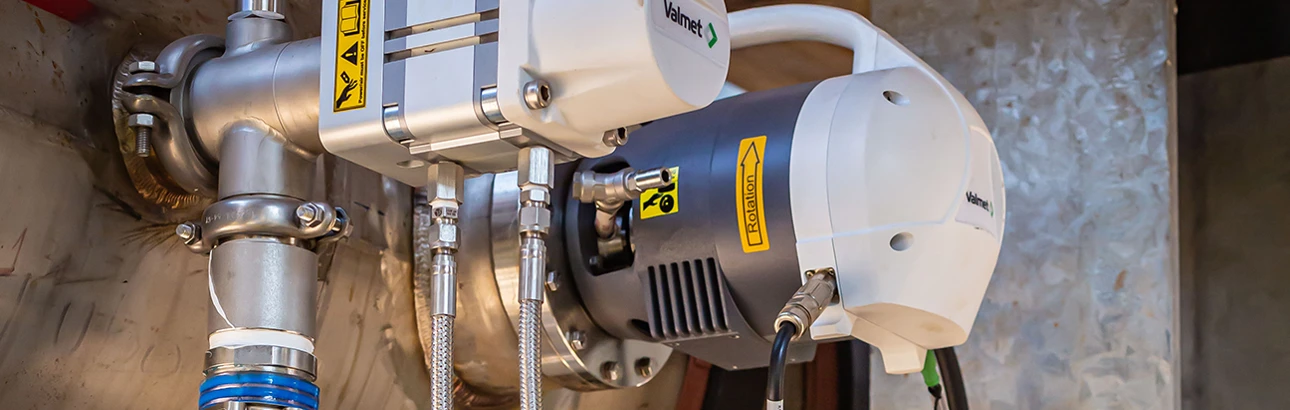 Rotating consistency measurement for critical processes