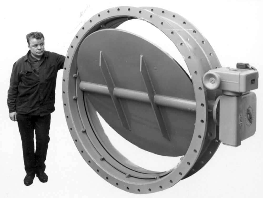 Jouko-Koskinen-with-butterfly-valve.jpg