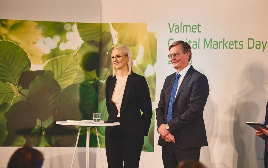Katri Hokkanen ja Pasi Laine Valmetin p&auml;&auml;omamarkkinap&auml;iv&auml;ss&auml;