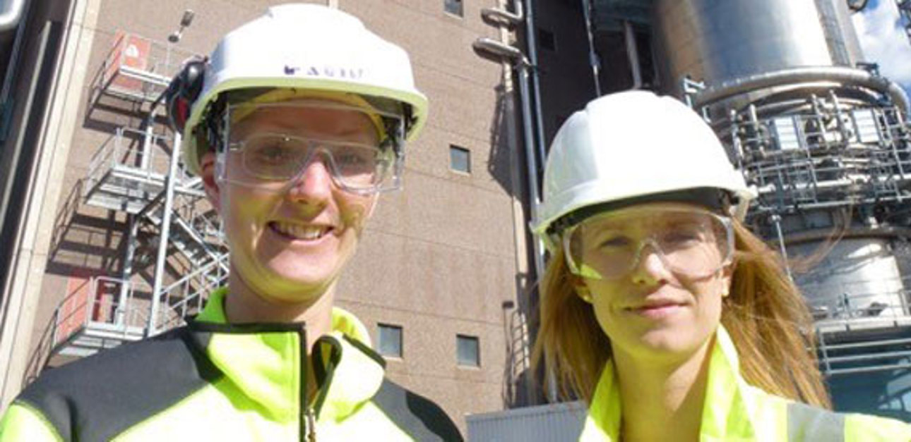 Both Karin Dernegård, Technical Process Manager at Mönsterås Mill (on the left) and Annika Zetterlund of Valmet agree that the 75% reduction in fiber loss impacts the mill’s profitability positively, and as less water is used, the production is more environmentally friendly. 