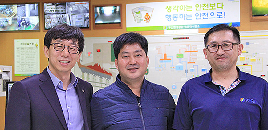 Valmet's Service Manager Lee Chung-Bae, Maintenance Manager Lee Hwangsu, Operator Jang Jong-Hyeun