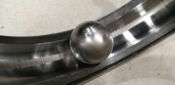 Sufficient warning was provided for the planned replacement of the bearing damaged by stray current