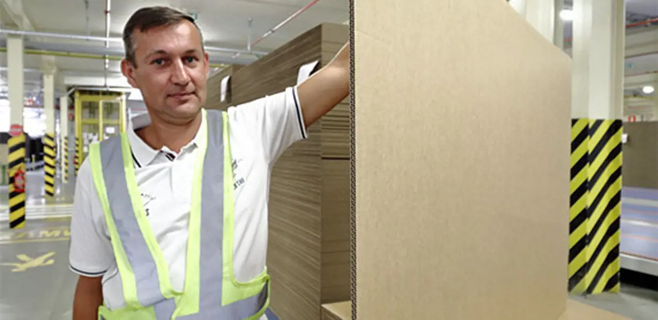 Wojciech Lupa, Corrugator Manager, is very satisfied with the warp free five layer board