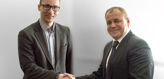 Alexander Tuvanof, Technical Development Director of Board Production at Arkhangelsk mill (right), is pleased with the open dialogue with Valmet. He is pictured with Alexey Bondarenko, Sales Manager from Valmet.