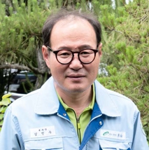Jin Doo Kim, Vice President of Dong Il Paper