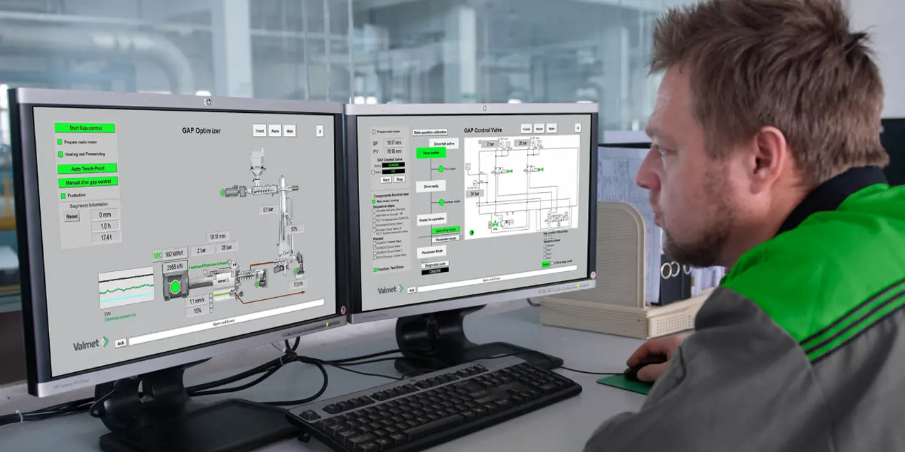 Man looking at a computer screen.