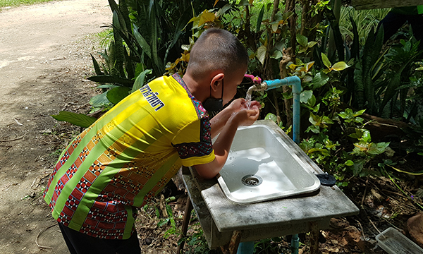 AP_600x360_boy and water tap.jpg
