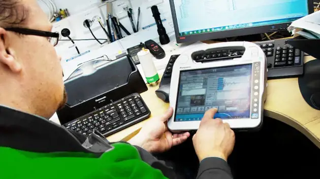 Temperature monitoring solution for board and paper machines